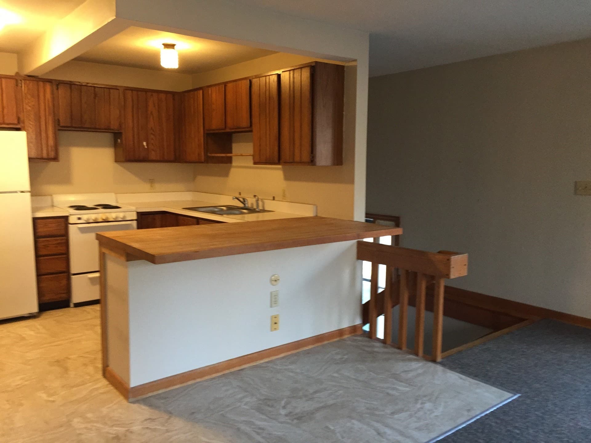 3 Family at 114 Parmenter Rd, Bernardston MA 01337, photo 10 of 11