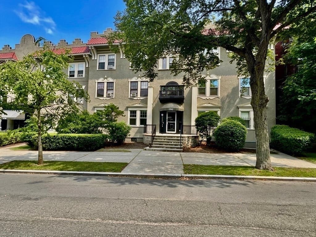 Condominium at 1742 Commonwealth Ave # 2, Boston MA 02135, Boston, photo 7 of 9
