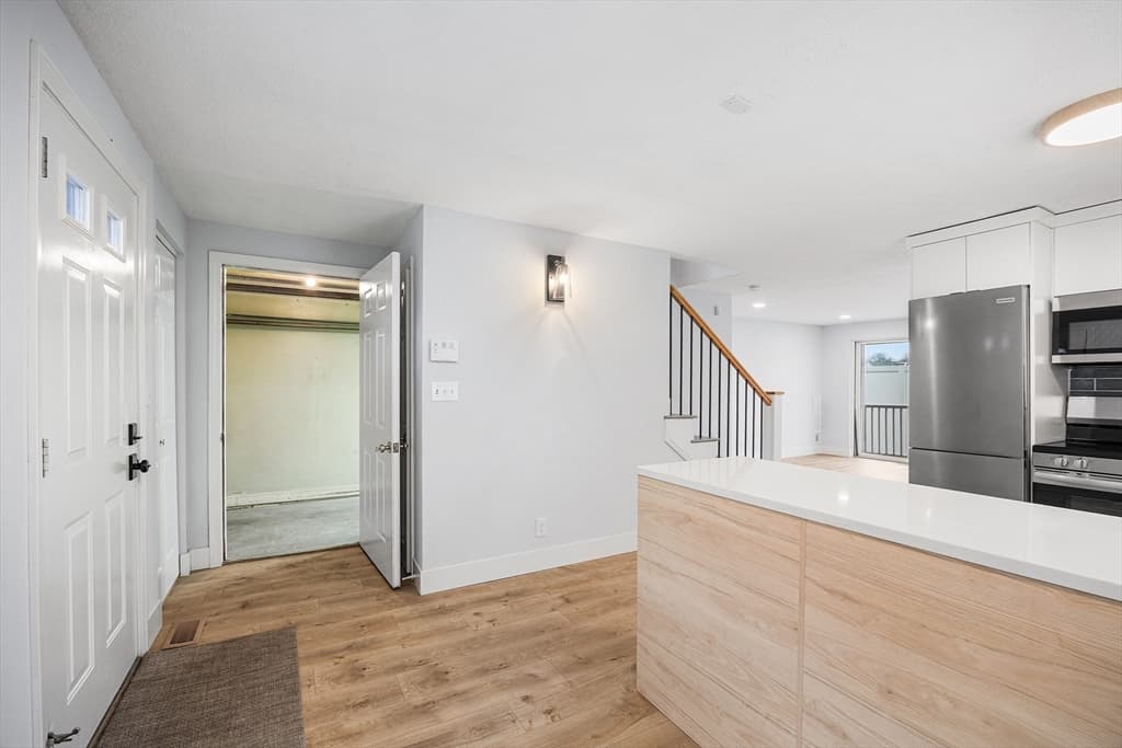 28 Margin St # A, Lynn MA 01905 photo 5