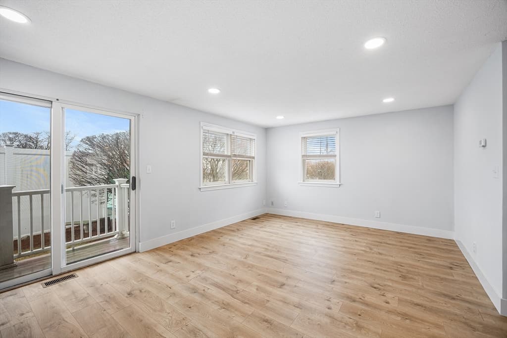 28 Margin St # A, Lynn MA 01905 photo 9