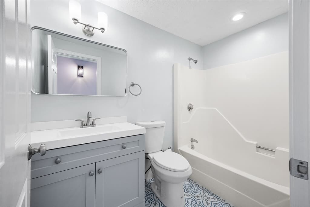 28 Margin St # A, Lynn MA 01905 photo 19