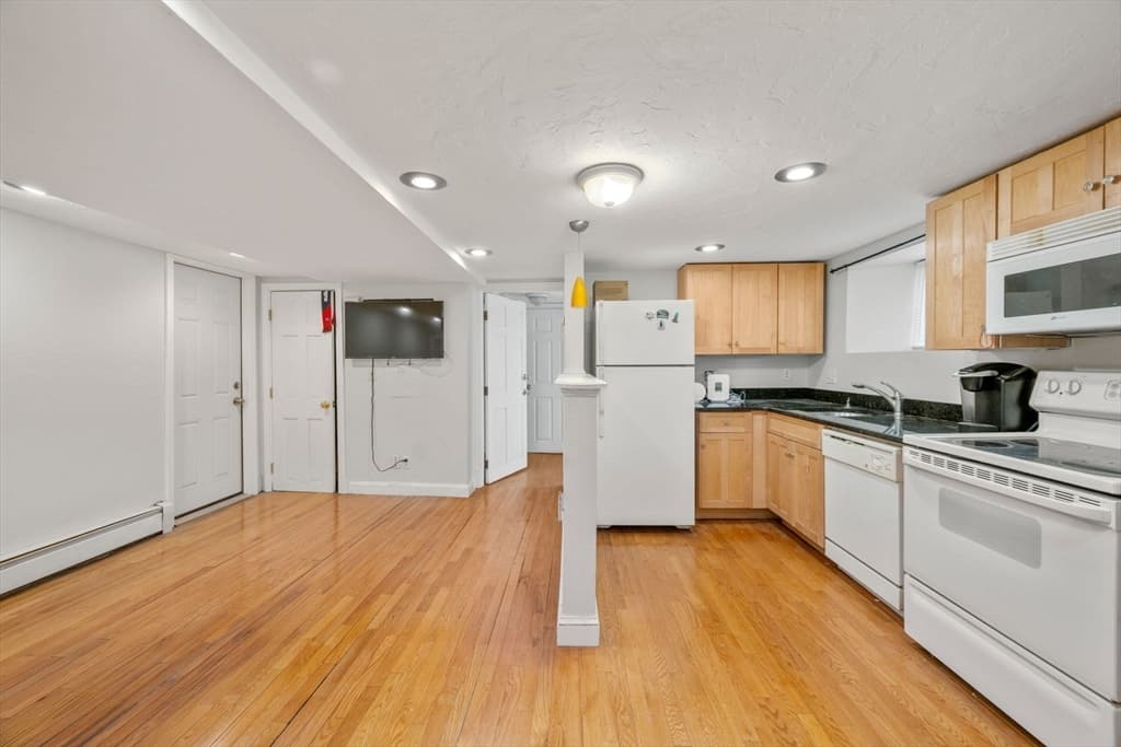 65-67 Saint James Circle, Newton MA 02458 photo 36