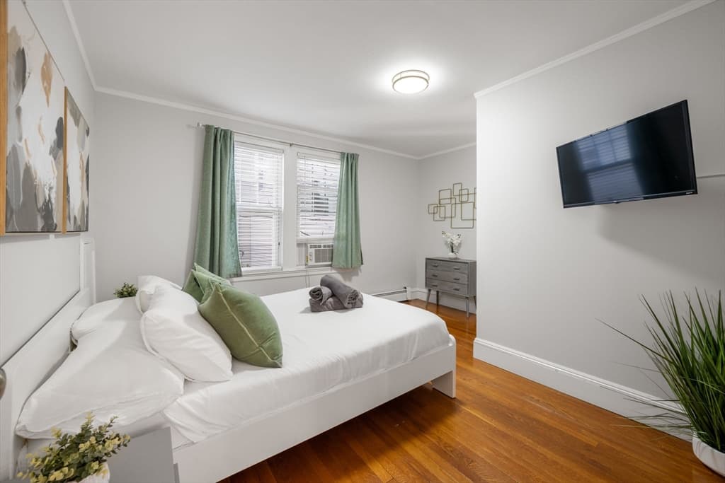 65-67 Saint James Circle, Newton MA 02458 photo 10