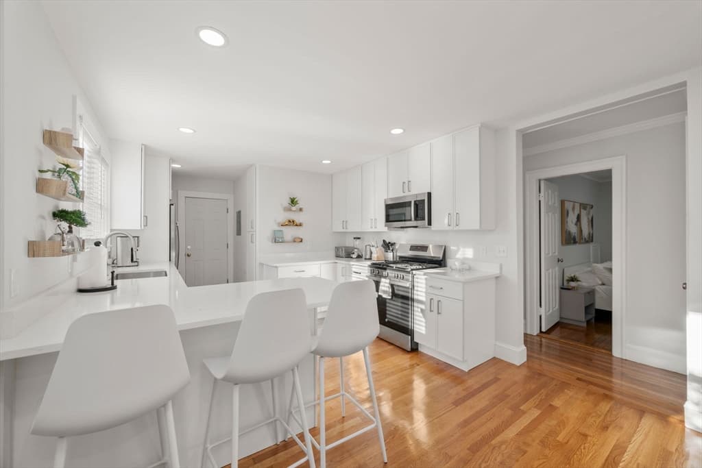 65-67 Saint James Circle, Newton MA 02458 photo 8