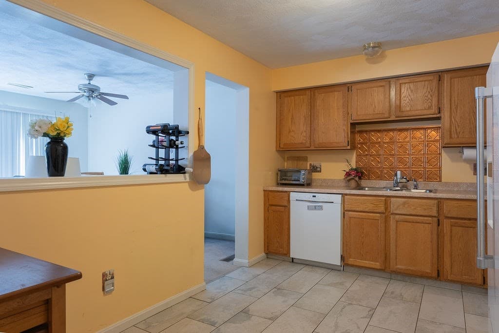 703 Brookhaven Ln # 703, Woonsocket RI 02895 photo 4