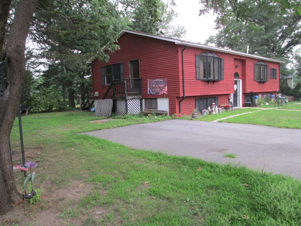 150 Carver St, Tewksbury MA 01876 photo 3