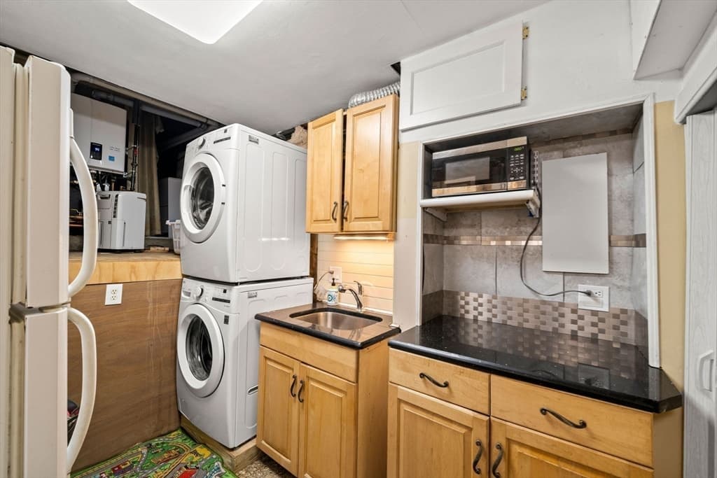 Single Family Residence at 10 Rafferty Rd, Stoneham MA 02180, Stoneham, photo 27 of 40