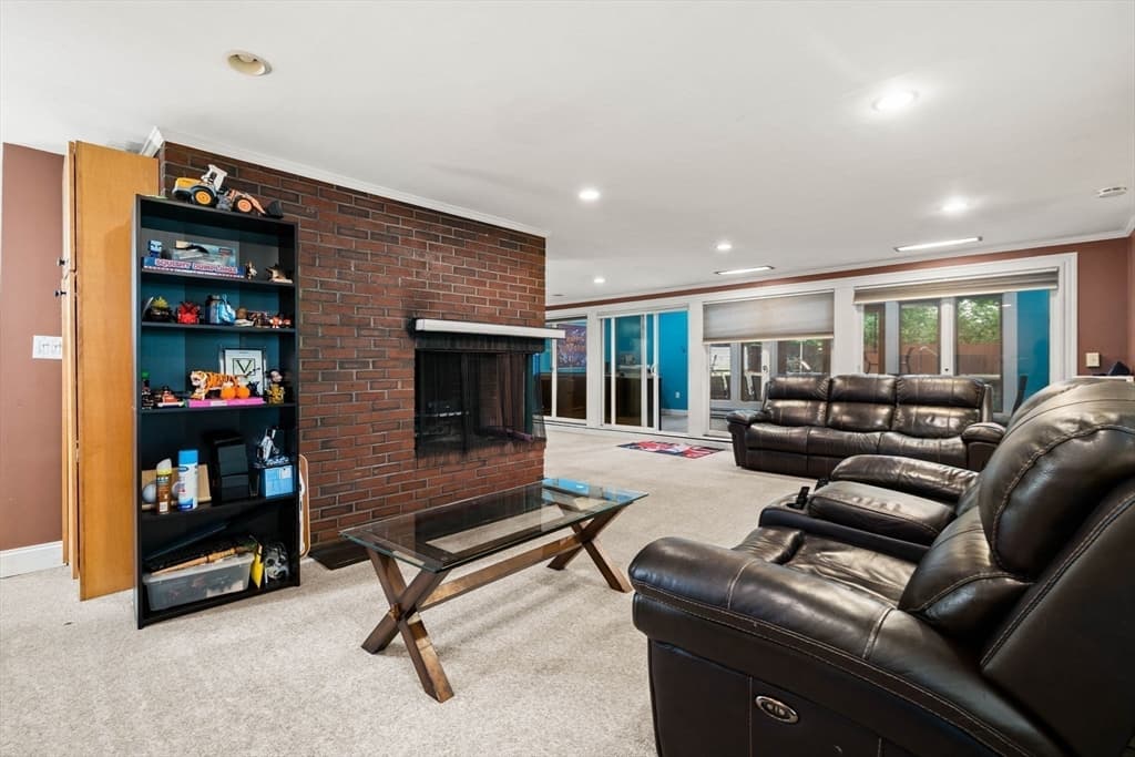 Single Family Residence at 10 Rafferty Rd, Stoneham MA 02180, Stoneham, photo 3 of 40