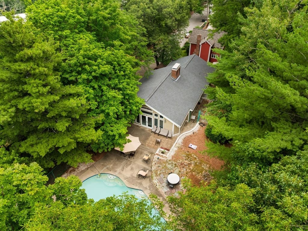 Single Family Residence at 10 Rafferty Rd, Stoneham MA 02180, Stoneham, photo 33 of 40