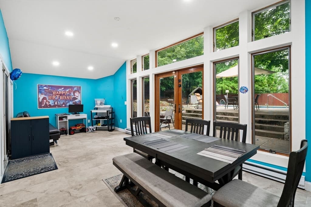 Single Family Residence at 10 Rafferty Rd, Stoneham MA 02180, Stoneham, photo 11 of 40
