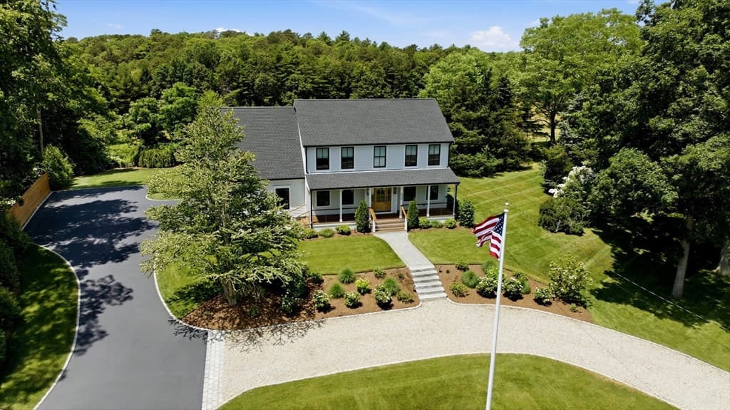 635 Santuit-Newtown Rd, Barnstable MA 02648