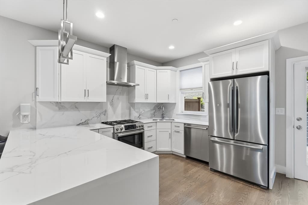 Condominium at 577 Baker St # 581, Boston MA 02132, Boston, photo 6 of 31
