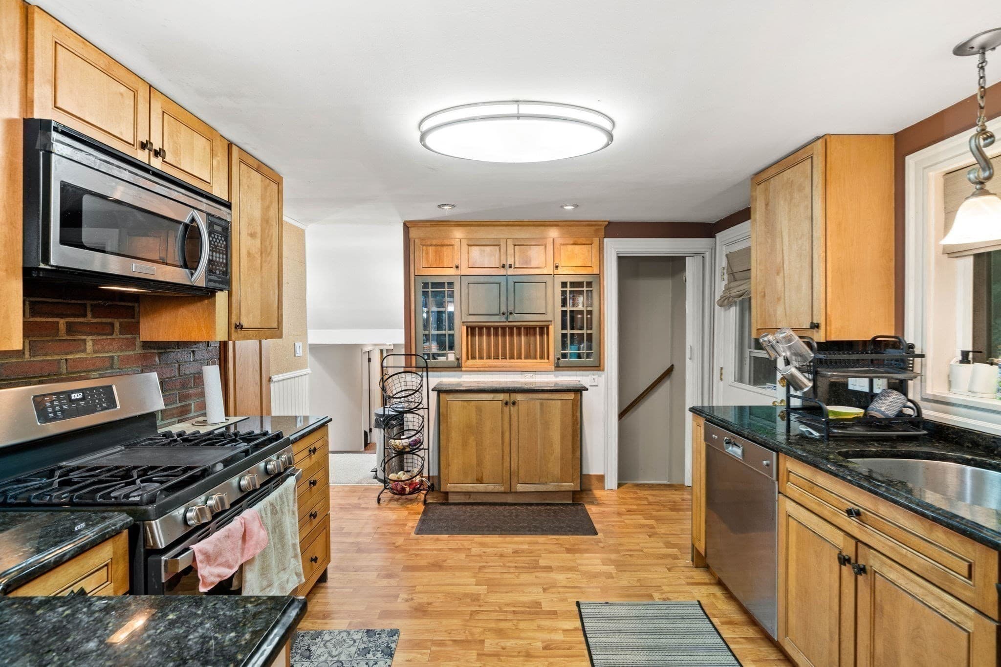 Residential at 10 Rafferty Rd, Stoneham MA 02180, photo 17 of 41