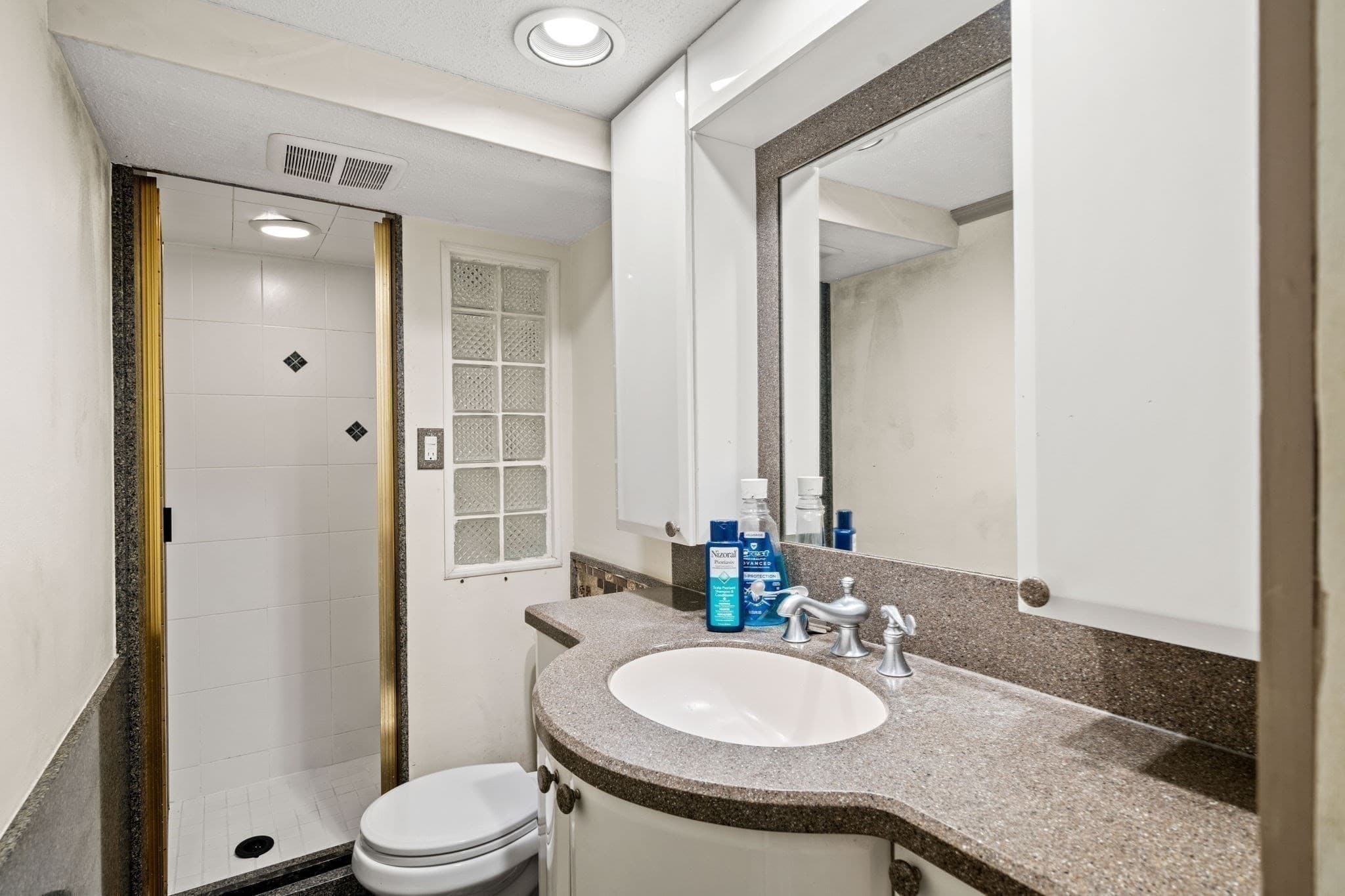 Residential at 10 Rafferty Rd, Stoneham MA 02180, photo 20 of 41
