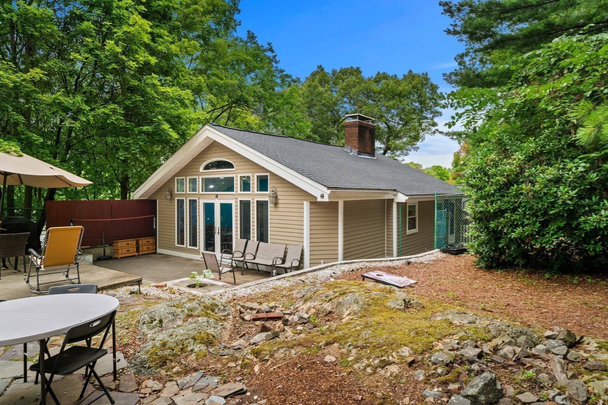 Residential at 10 Rafferty Rd, Stoneham MA 02180, photo 30 of 41