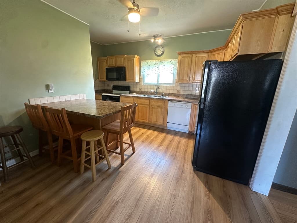 79 Academy, Chicopee MA 01020 photo 7