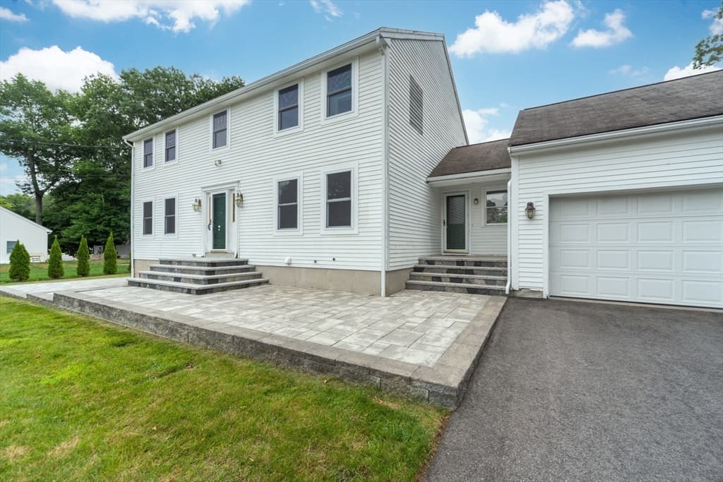 65 Tiffany Dr, Randolph MA 02368 photo 2