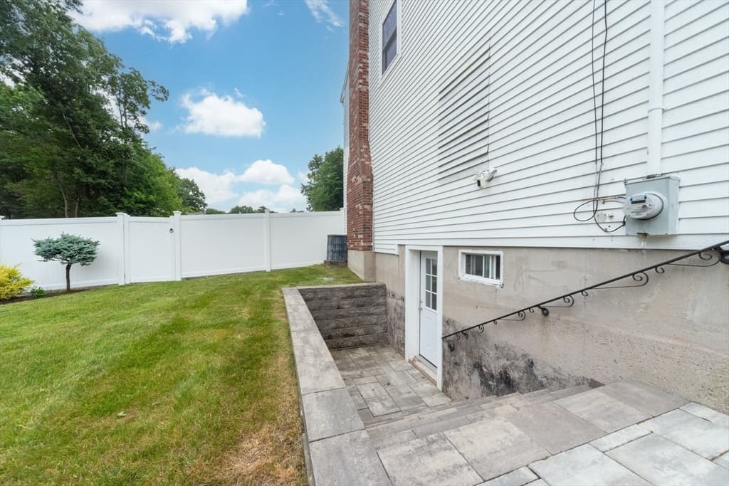 65 Tiffany Dr, Randolph MA 02368 photo 24
