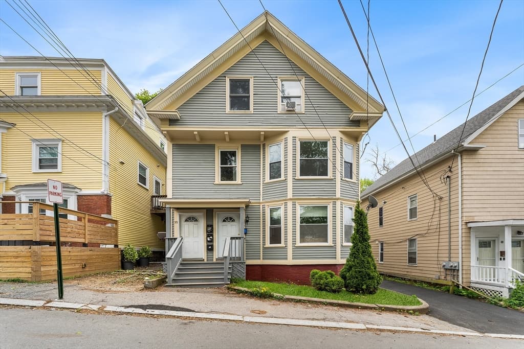 57-59 Moore St, Haverhill MA 01830