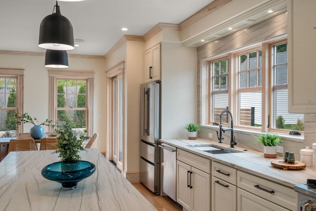 73 Main Street, Hull MA 02045 photo 2