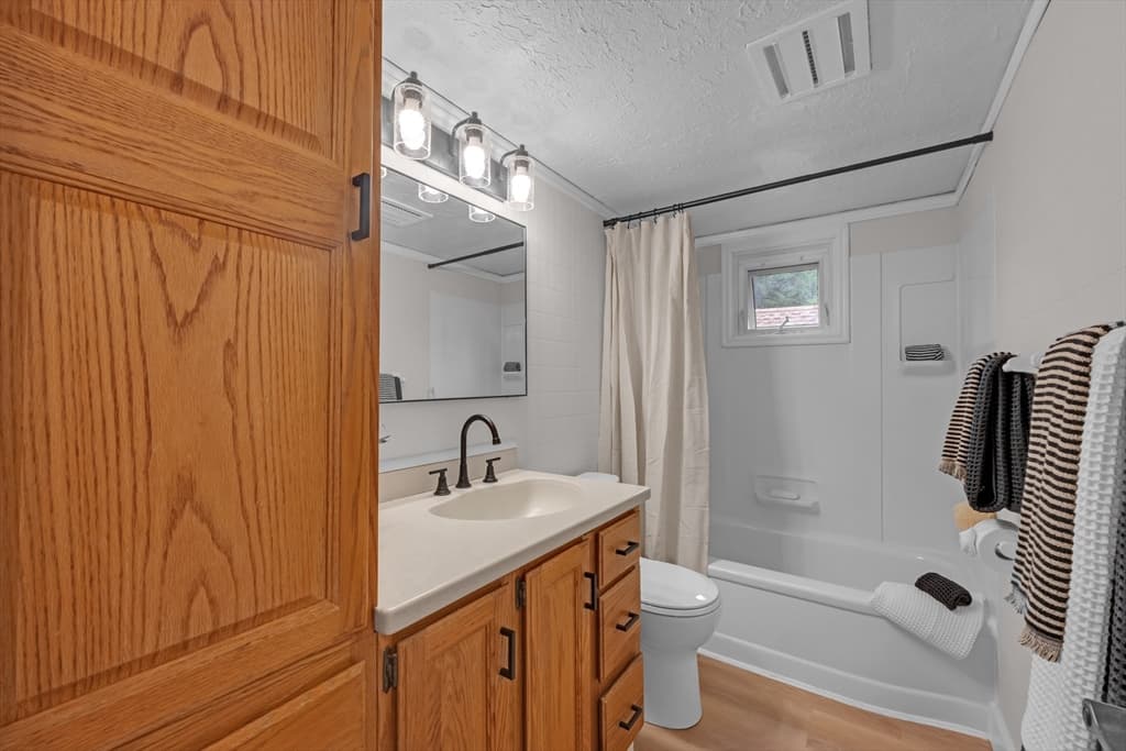 145 Main St, Oxford MA 01540 photo 7
