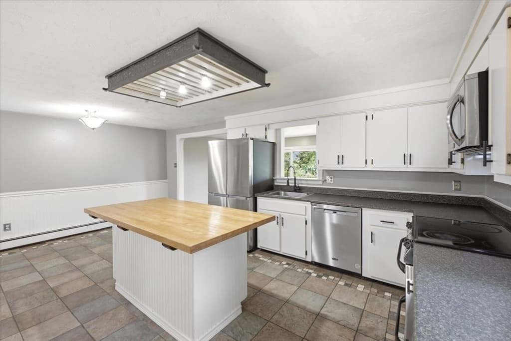 83 Hillside Dr, Plymouth MA 02360 photo 9