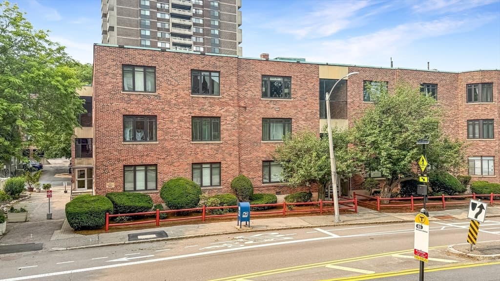 573 Washington St # 29, Brookline MA 02446