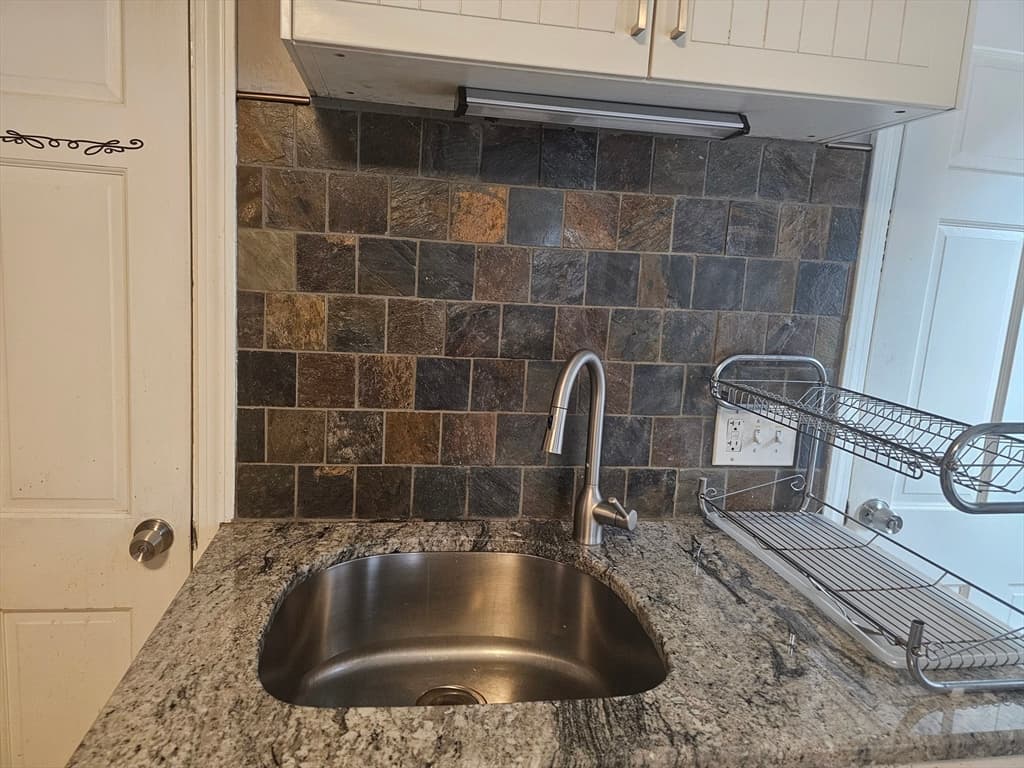 941 S Franklin St, Holbrook MA 02343 photo 3