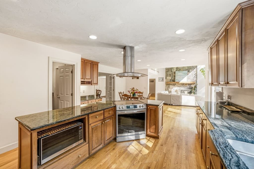 85 Cedarwood Rd, Boxborough MA 01719 photo 8