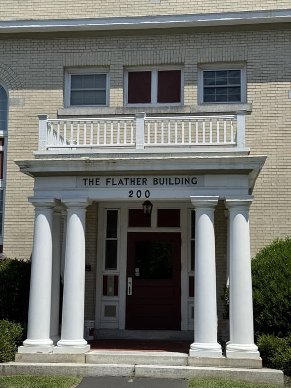 200 Rogers St # 7, Lowell MA 01852 photo 2