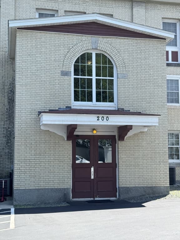 200 Rogers St # 7, Lowell MA 01852 photo 4