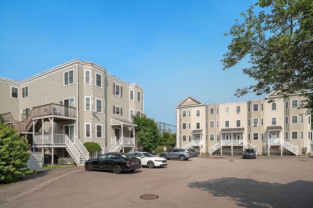 Condominium at 17 Business Ter # 17, Boston MA 02136, Boston, photo 27 of 30