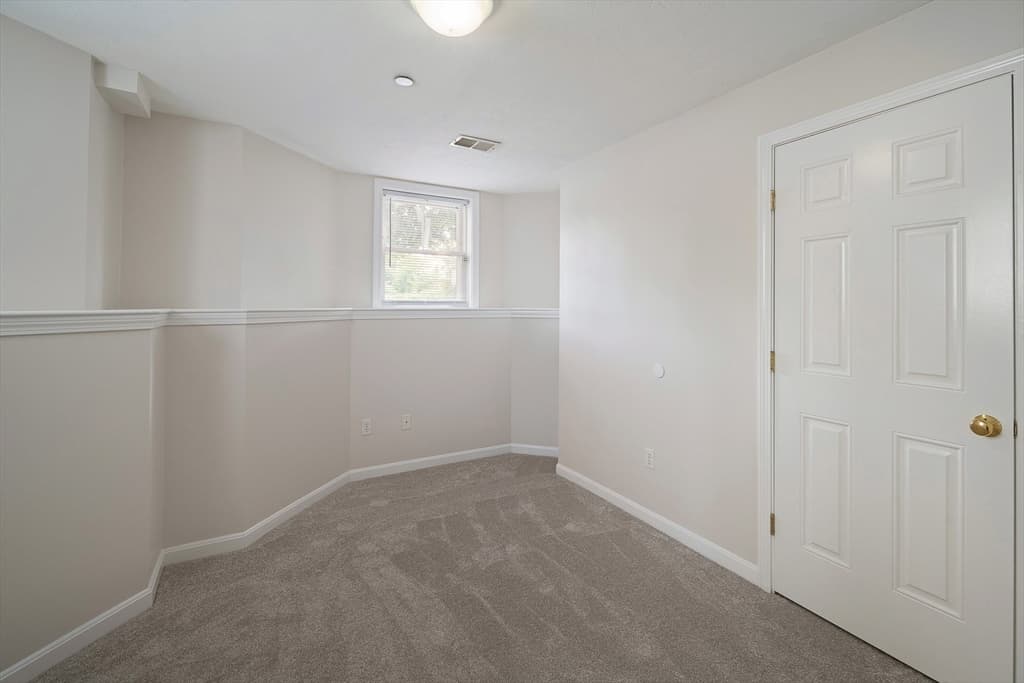 Condominium at 17 Business Ter # 17, Boston MA 02136, Boston, photo 17 of 30