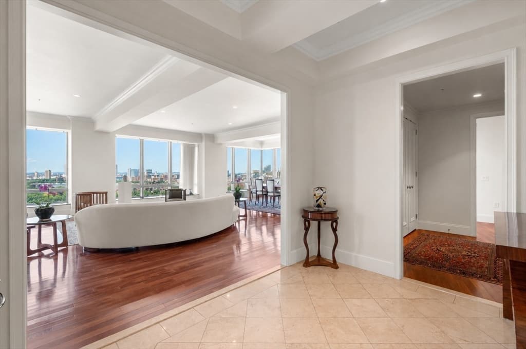 2 Avery Street # 21E, Boston MA 02111 photo 3
