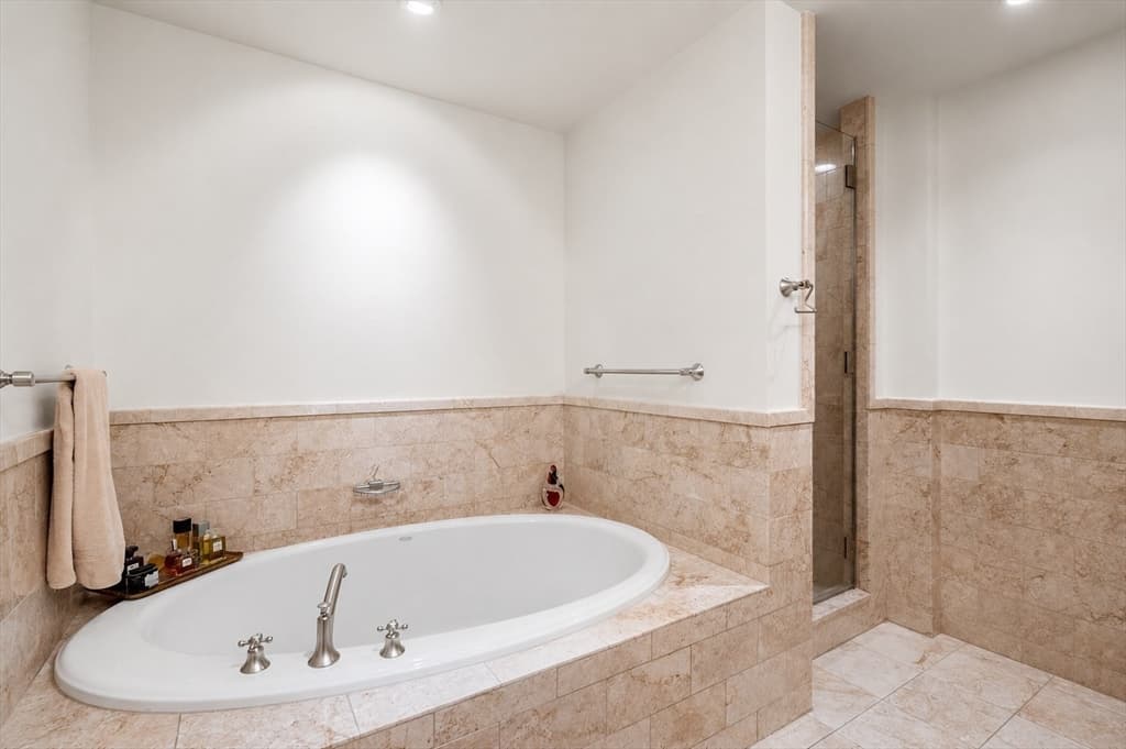2 Avery Street # 21E, Boston MA 02111 photo 20