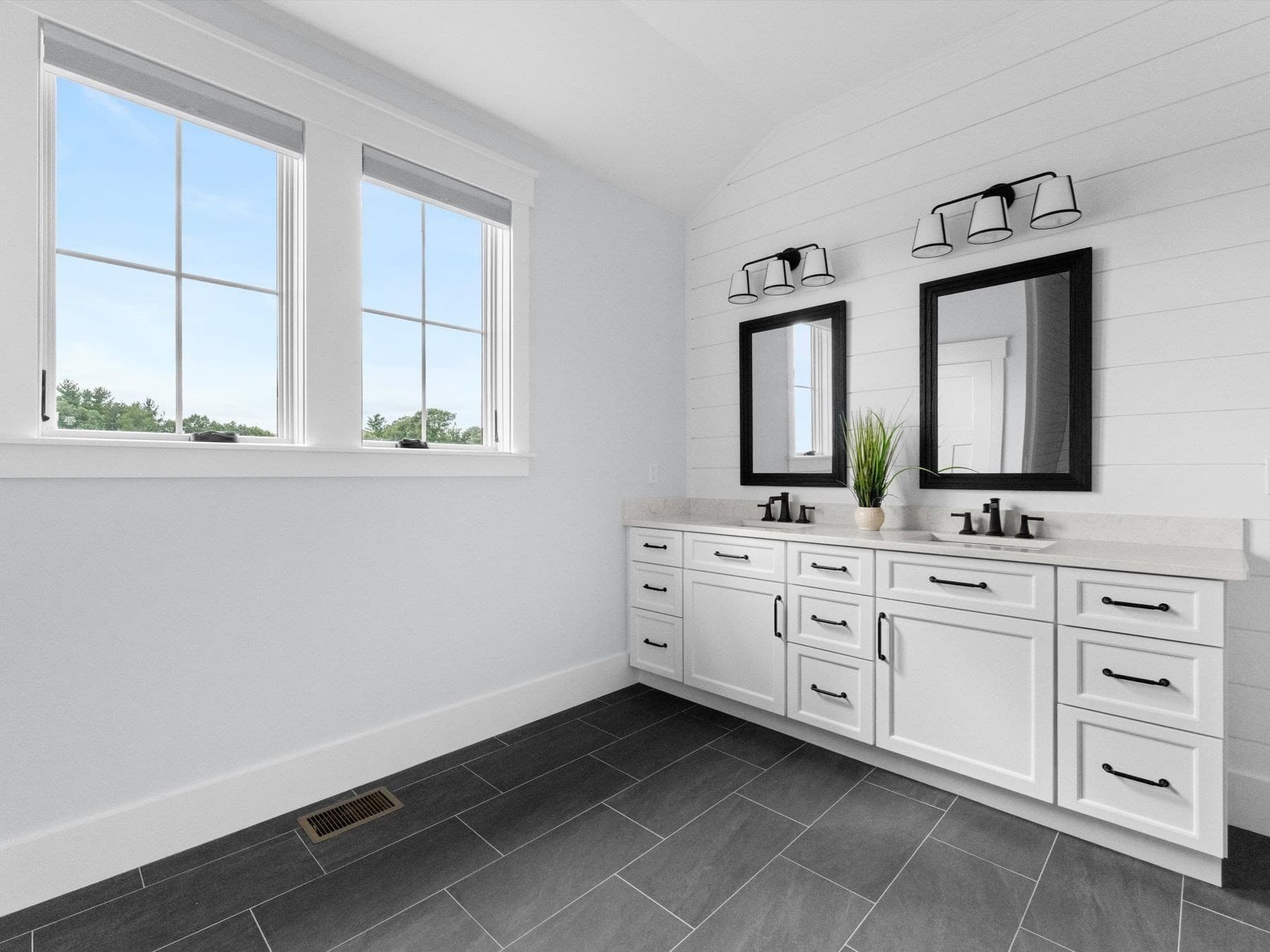 Single Family Residence at 170 Justice Hill Rd, Sterling MA 01564, photo 24 of 42