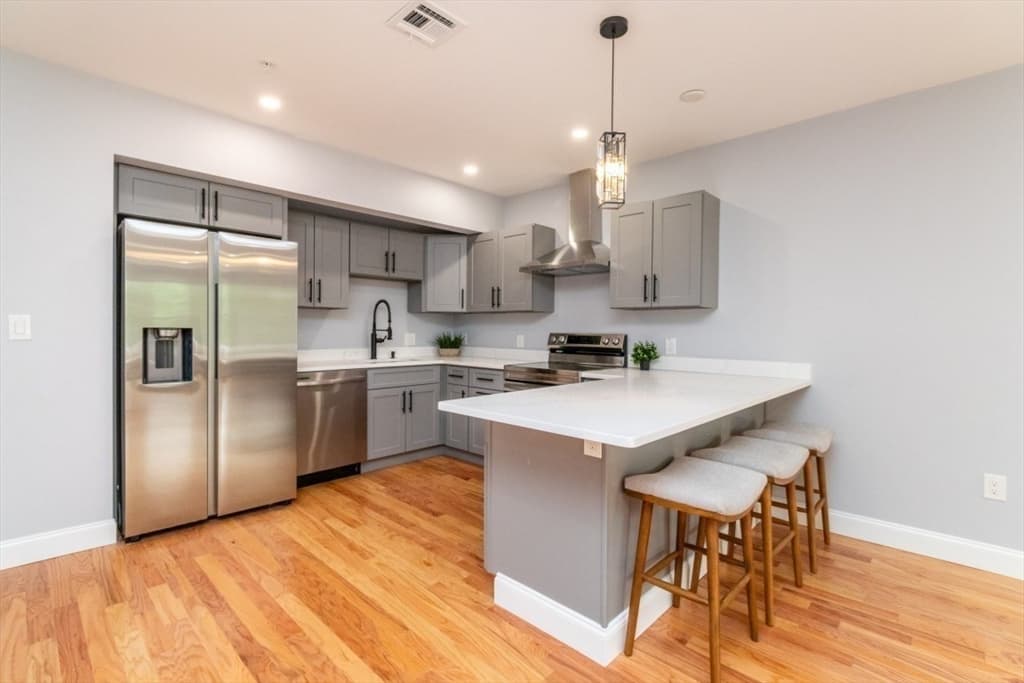 585 Washington Street # 305, Quincy MA 02169 photo 3