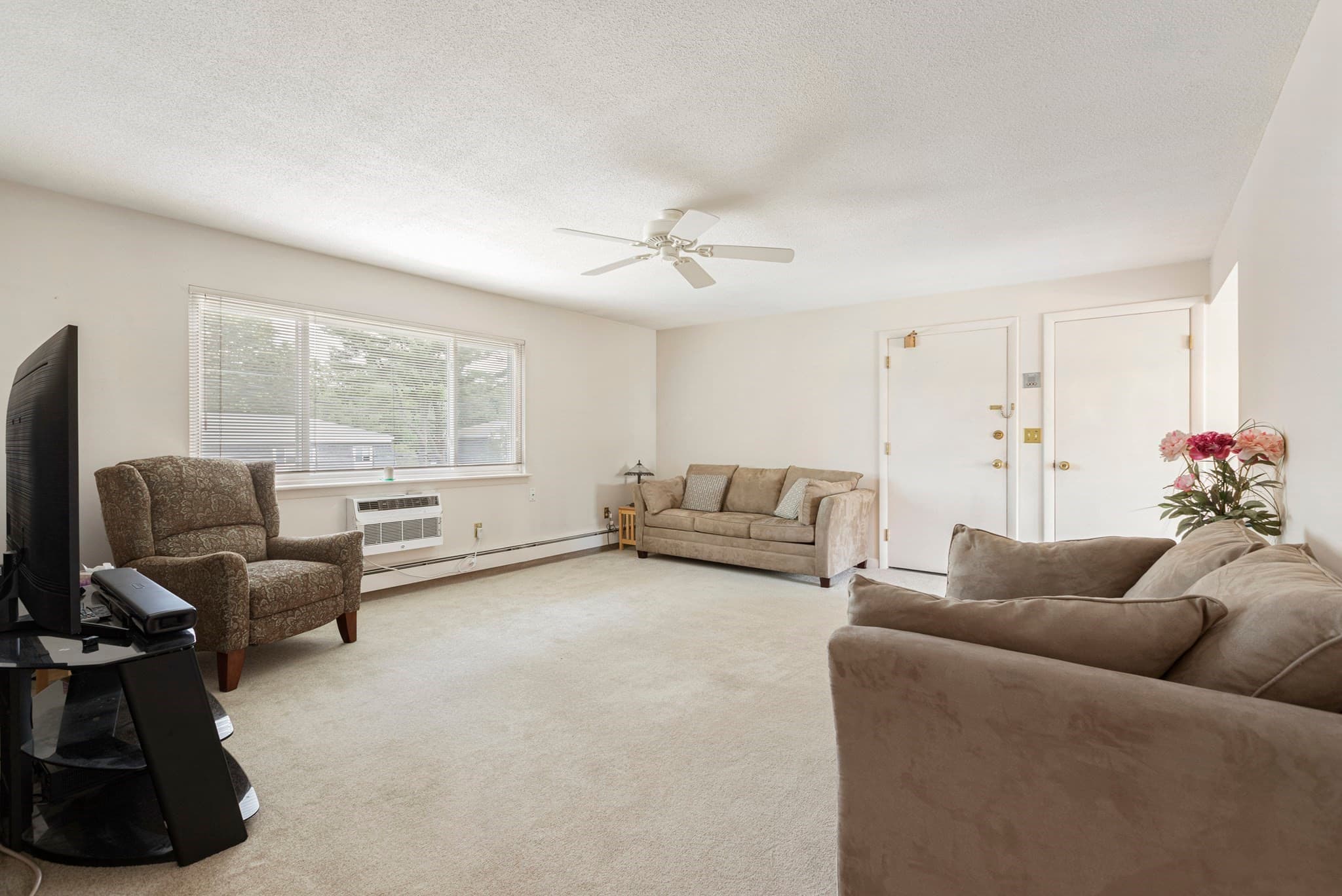 Condominium at 40 Will Dr # 48, Canton MA 02021, Canton, photo 2 of 29