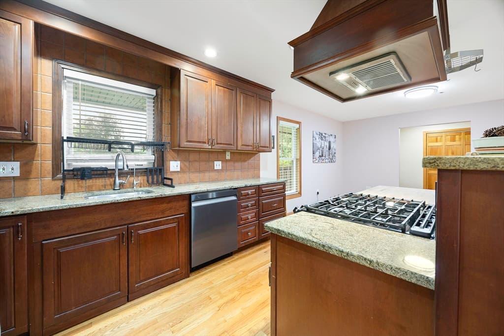 7 Margaret Dr, Wilbraham MA 01095 photo 9