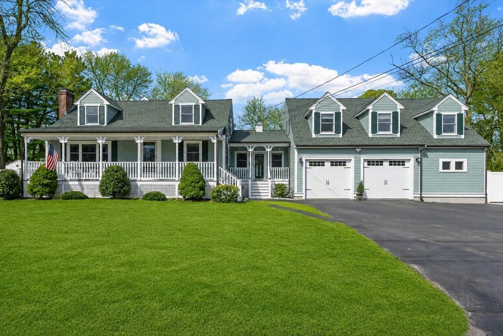 97 Hartwell Rd, Bedford MA 01730