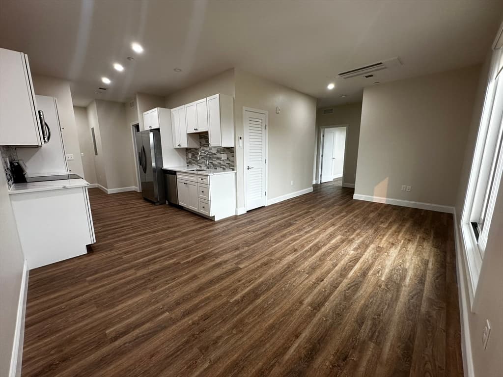 408 Suffolk St # 0, Lowell MA 01854 photo 4