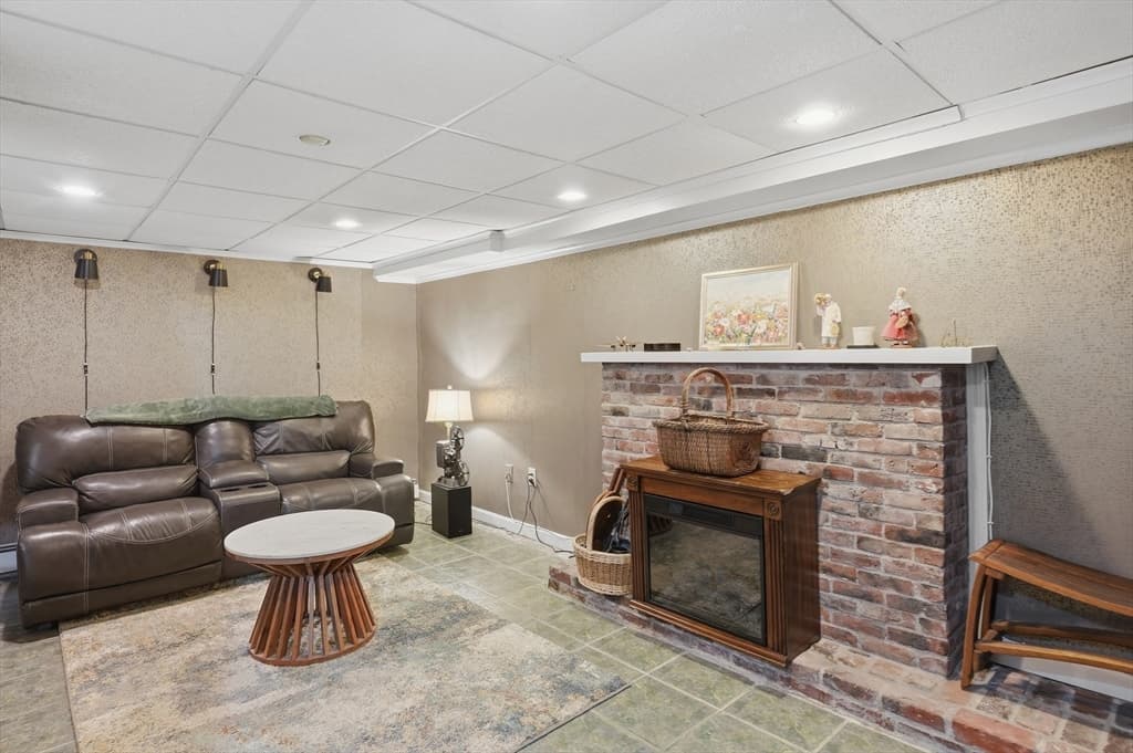 Single Family Residence at 35 Alpine St, Millbury MA 01527, Millbury, photo 21 of 42