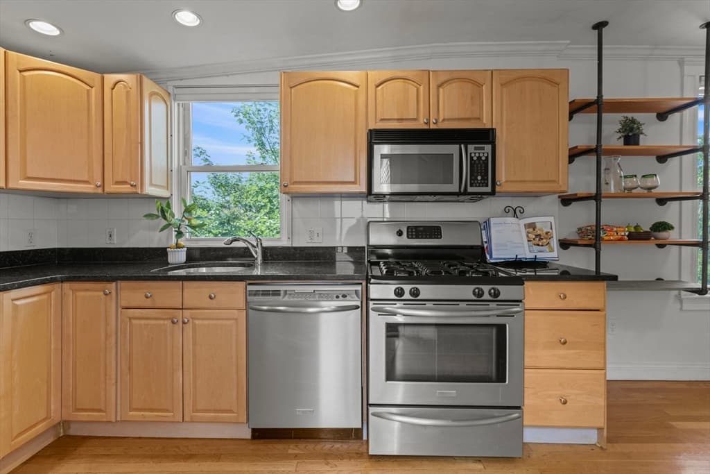 86 Mount Vernon St # 2, Somerville MA 02145 photo 6