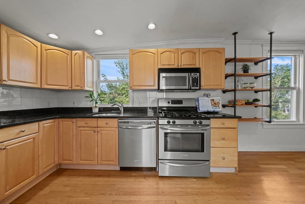 86 Mount Vernon St # 2, Somerville MA 02145 photo 5