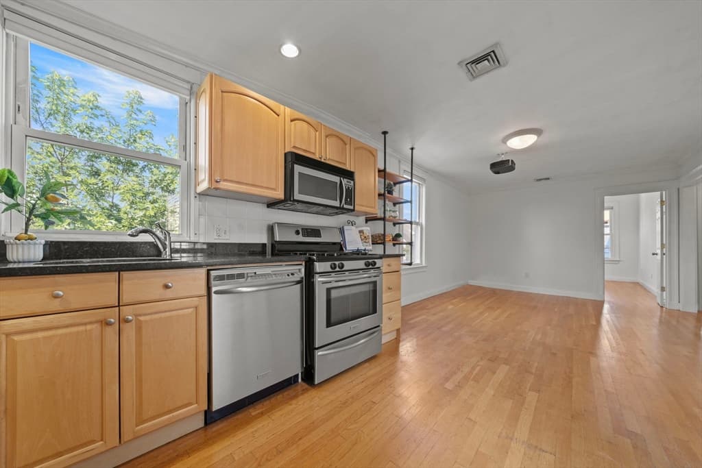 86 Mount Vernon St # 2, Somerville MA 02145 photo 9