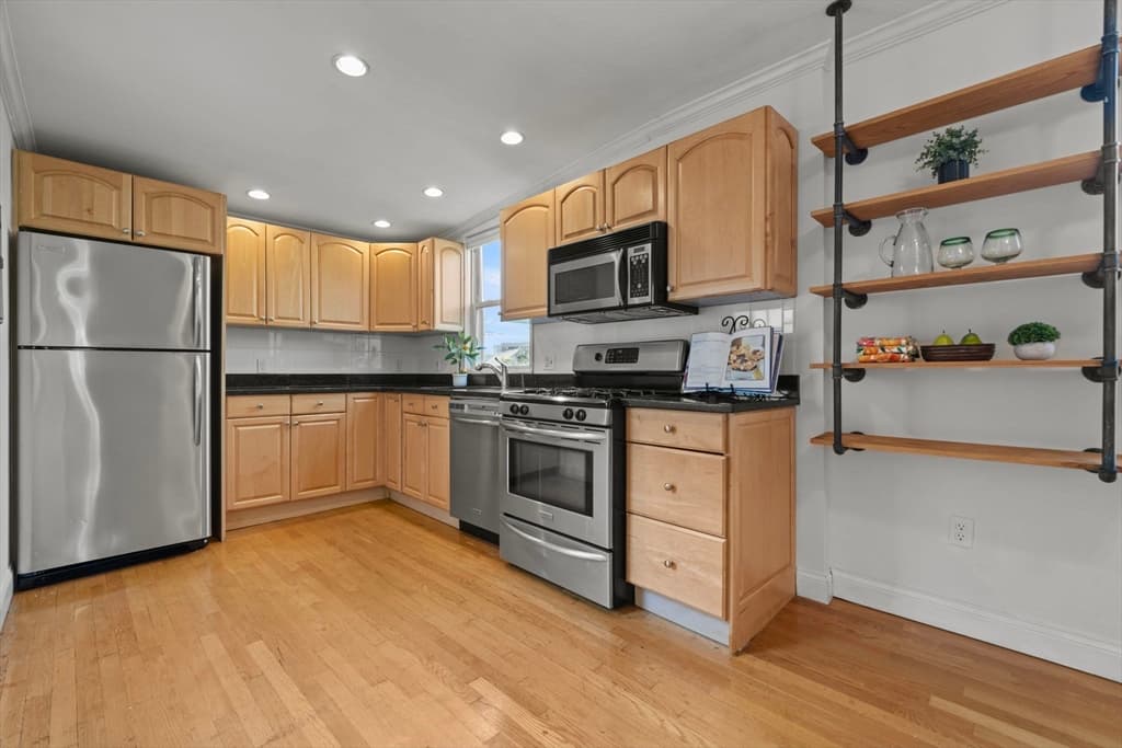 86 Mount Vernon St # 2, Somerville MA 02145 photo 8