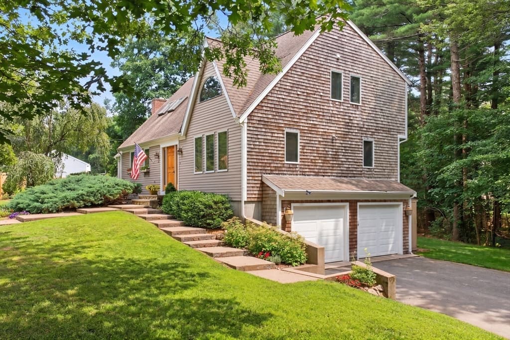 5 Acorn Ln, Mattapoisett MA 02739 photo 2