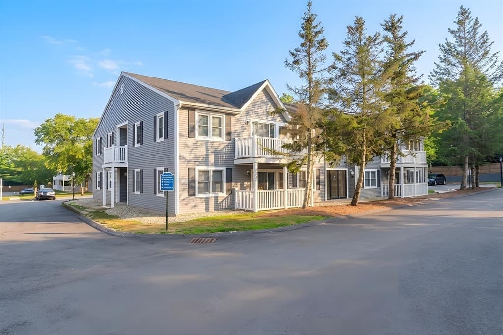 450 Somerset Ave # 705, Taunton MA 02780 photo 2