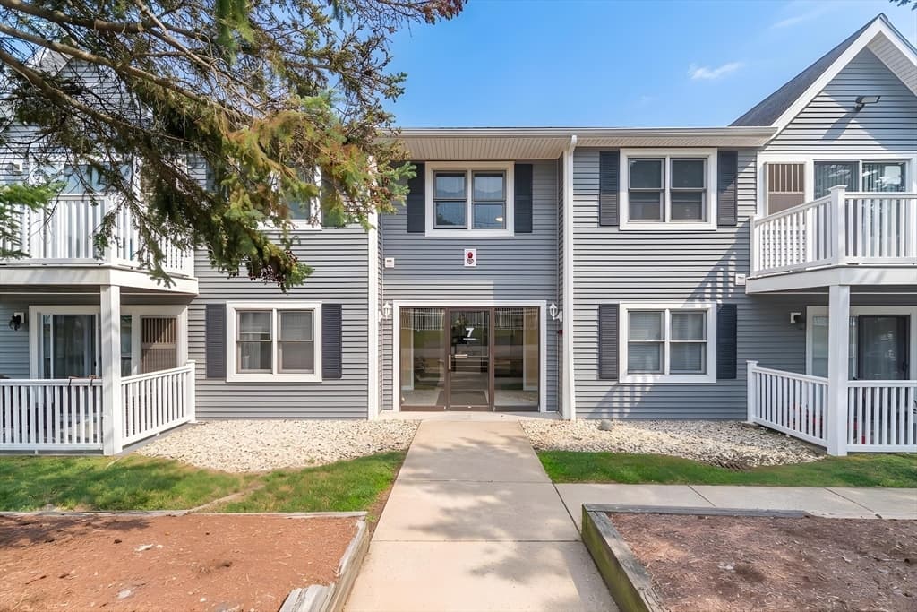 450 Somerset Ave # 705, Taunton MA 02780