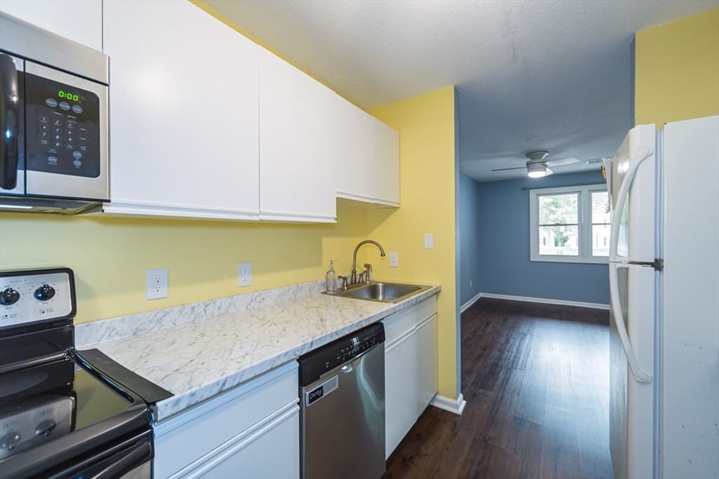 450 Somerset Ave # 705, Taunton MA 02780 photo 8